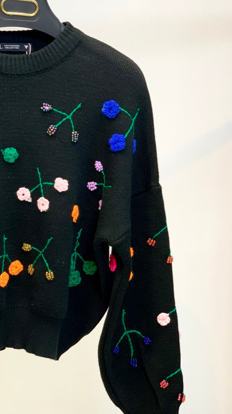 بافت گل برسجته مشکی زنانه