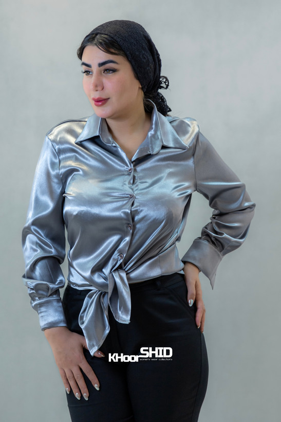 شومیز ساتن نقره ای قواره بزرگ