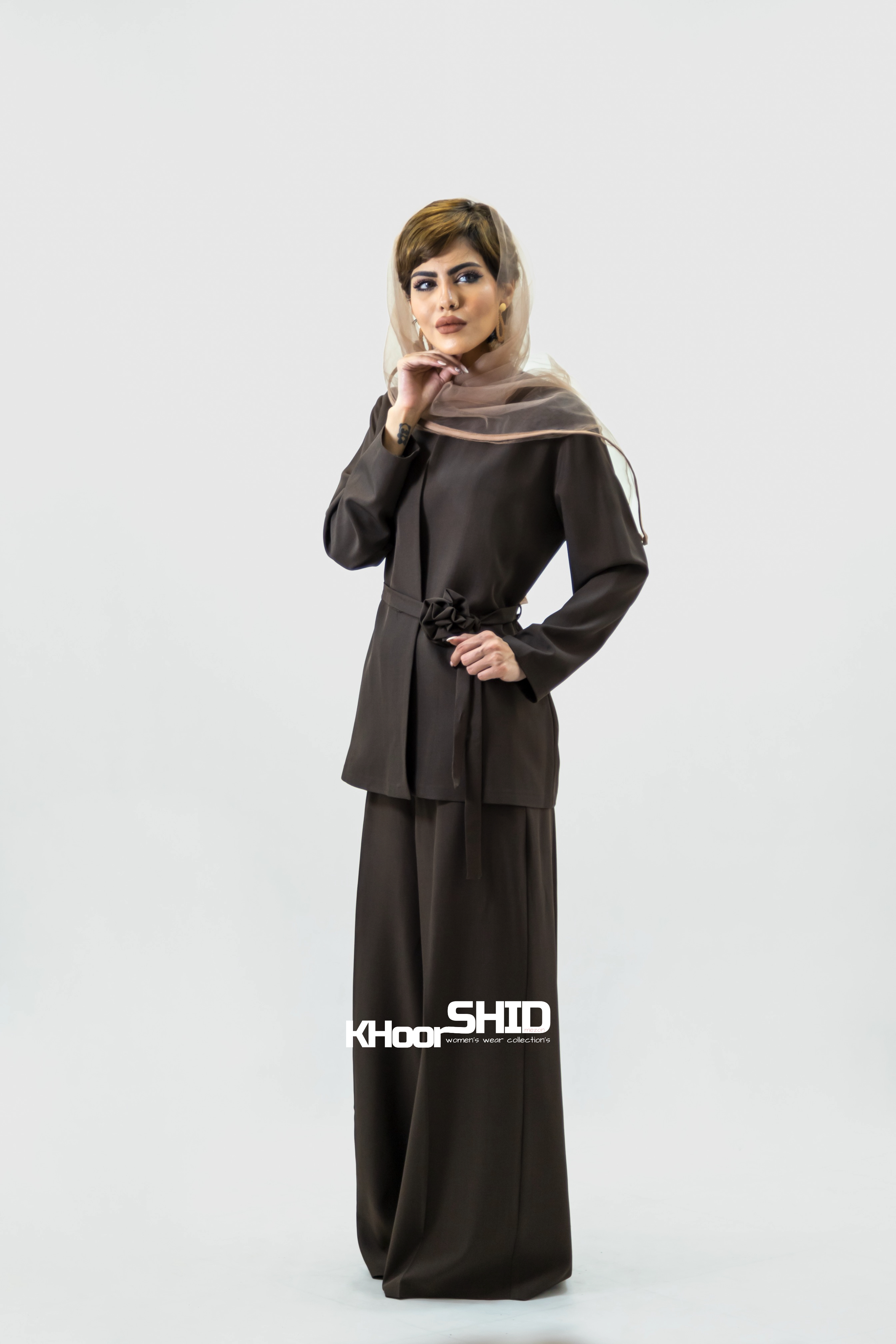 کت و شلوار زنانه قهوه ای جدید با کمربند گل
